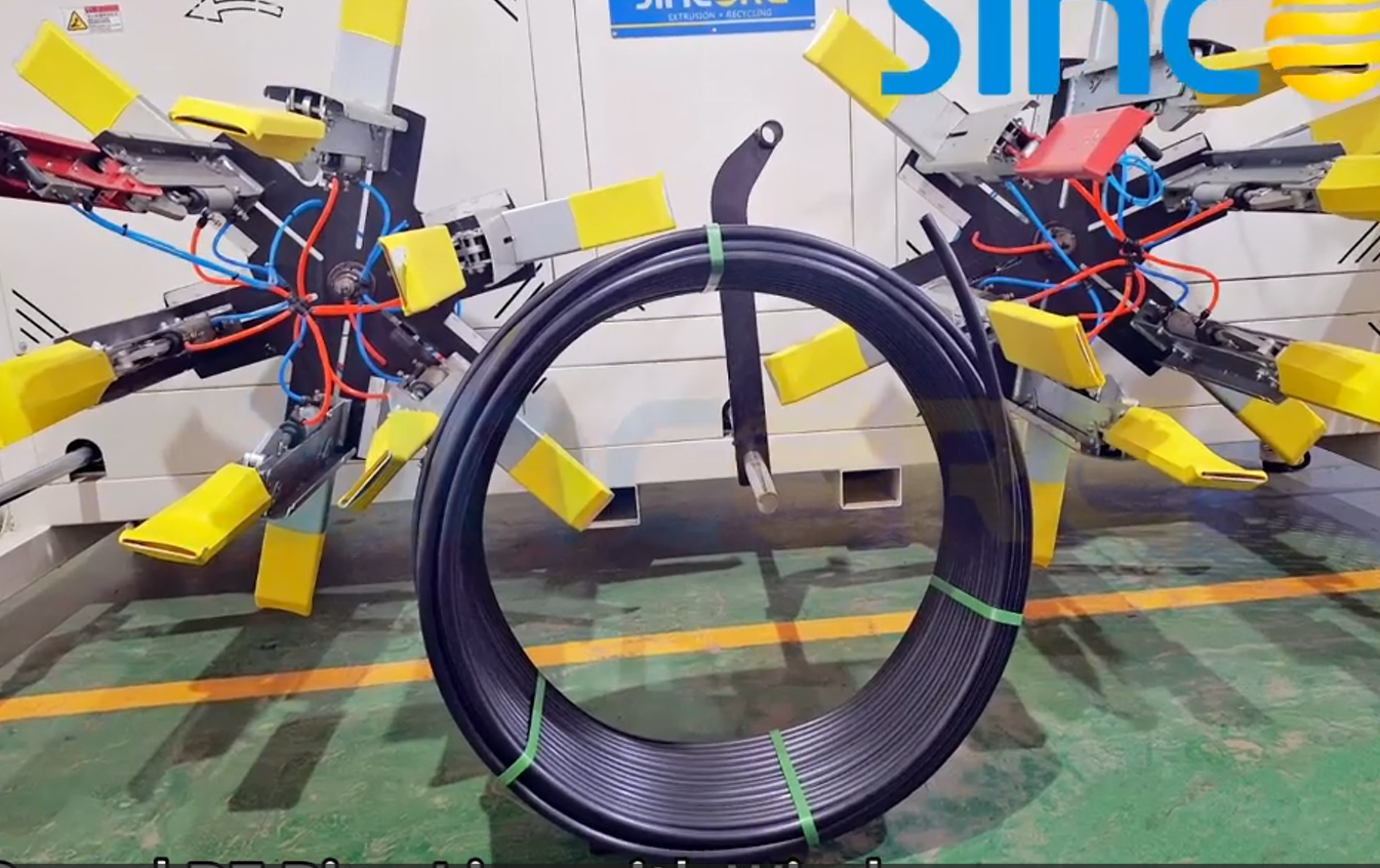 带缠绕机的高速 PE 管道生产线