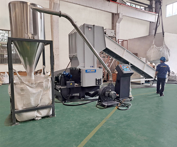 重型破碎机测试成功